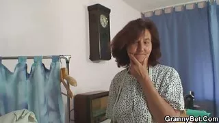 داڑھی والے آدمی لڑکی فیلم سوپر ایرانی گی کو دفتر میں صحیح دیا جاتا ہے