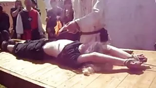 میں کامیابی سے ایک نوجوان پڑوسی کو فیلم سوپر لز ایرانی چینی کے لئے چلا گیا اور اسے پچھواڑے میں بھاڑ میں جاؤ