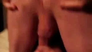 بستر پر moaning لڑکی پچھواڑے میں آخر کی طرف سے گی سکسی ایرانی مرچ داخل